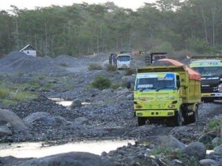 Salah satu lokasi pertambangan pasir dan batu di Lumajang (Foto: Istimewa.
