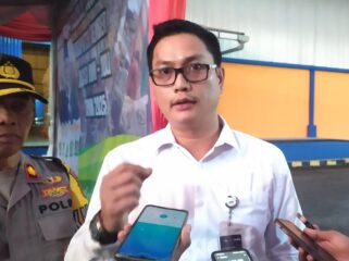 Kepala Bulog Jember, Muhammad Ade Saputra. (Foto: M. Abd Rozaq Muabarok).
