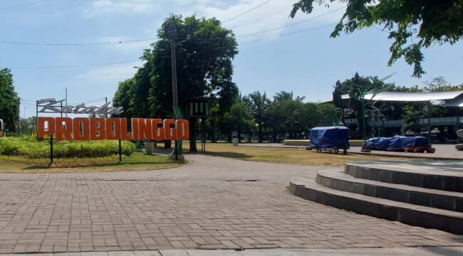 DIPOLES: Alun-alun Kota Probolinggo bakal ditutup selama 5 bulan untuk ditata ulang. (foto: Hafiz Rozani).