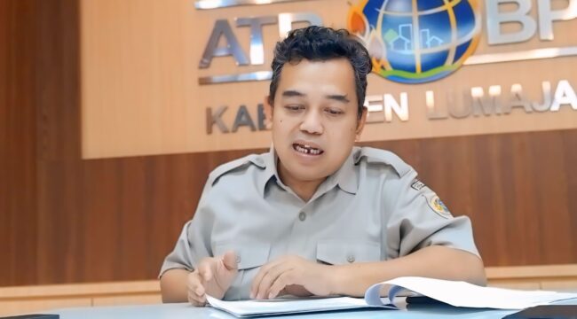 Kasi Pengendalian Penanganan Sengketa Konflik Perkara BPN Lumajang, Tatang Hariyadi menyebut, setiap dokumen yang diterbitkan oleh BPN tidak asal terbit (Foto: Asmadi).