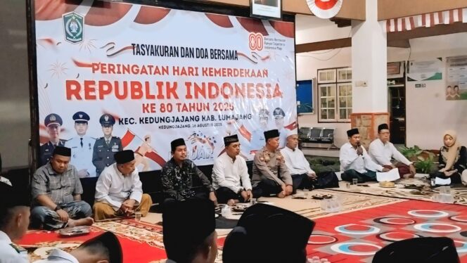 
					Pemerintah Kecamatan Kedungjajang, Lumajang menjadikan  Singowiguno 
sebagian nama pendopo. (Foto: Asmadi).