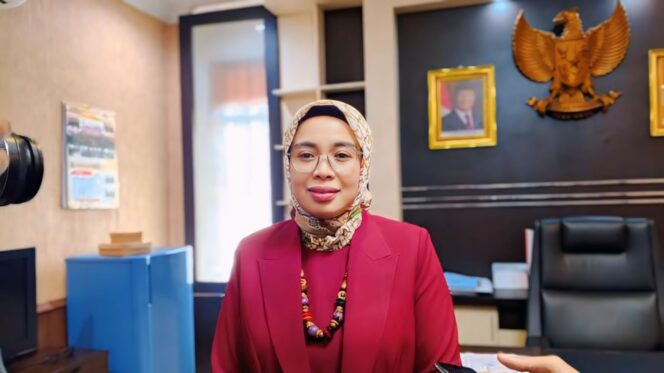 
					REFLEKSI: Ketua Dewan Perwakilan Rakyat Daerah (DPRD) Kabupaten Lumajang, Oktafiani, mengajak generasi muda mengenang dan menghargai perjuangan para pahlawan. (foto: Asmadi).