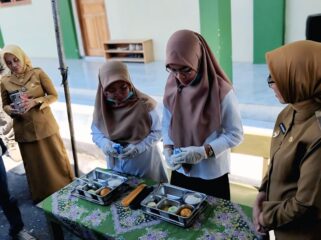 Pemerintah Kabupaten Lumajang terus mempercepat realisasi program Sentra Pangan dan Pemenuhan Gizi (SPPG) untuk meningkatkan akses gizi seimbang bagi masyarakat, khususnya anak sekolah dan ibu hamil (Foto: Asmadi).
