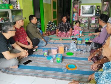 Rumah duka, Anik Mutmainah, 48, didatangi para pelayat. (Foto : Istimewa).
