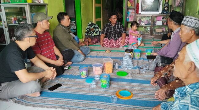 Rumah duka, Anik Mutmainah, 48, didatangi para pelayat. (Foto : Istimewa).
