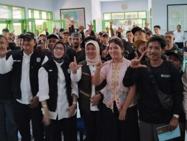 Bupati Indah Amperawati dalam kunjungan 
