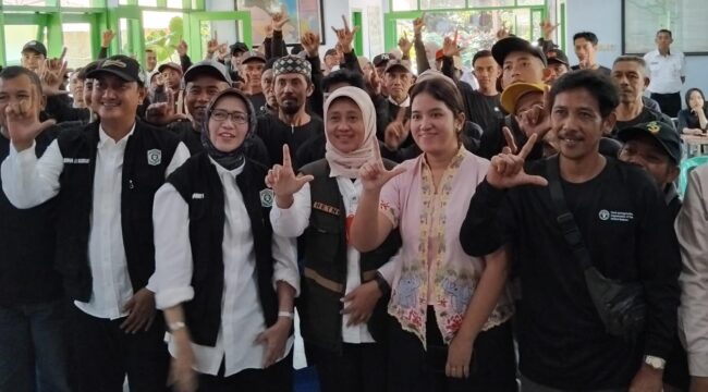 Bupati Indah Amperawati dalam kunjungan 