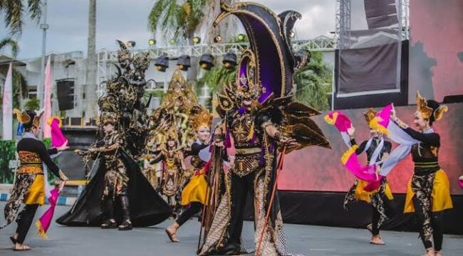 MERIAH: Pagelaran Jember Fashion Carnival (JFC) tahun 2024 lalu. (Foto: Dok. Pemkab Jember).