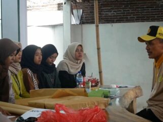 Posko KKN di Desa Padang, Lumajang. (Foto: Asmadi)