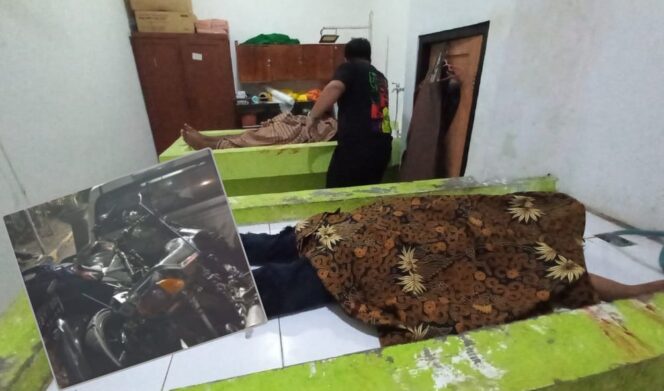 
					LAKA MAUT: Jasad korban meninggal di jalan raya Desa Patalan, Kecamatan Wonomerto, Kabupaten Probolinggo berada di kamar jenazah RSUD dr. Moh. Saleh. Insert: Kondisi kendaraan yang terlibat tabrakan. (foto: Hafiz Rozani).
