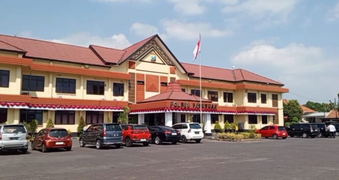 
					Polres Pasuruan akan memeriksa kondisi kejiwaan terduga pembunuh bocah.
