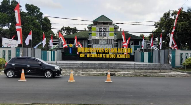 
					EVALUASI: Universitas Islam Negeri Kiai Haji Achmad Siddiq (UIN KHAS) Jember. (Foto: M. Abd. Rozak Mubarok).