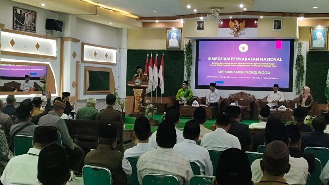 
					SOSIALISASI: Suasana Simposium BWI Probolinggo yang berlangsung di aula kampus UNZAH Genggong Kraksaan. (foto: Ali Ya'lu).