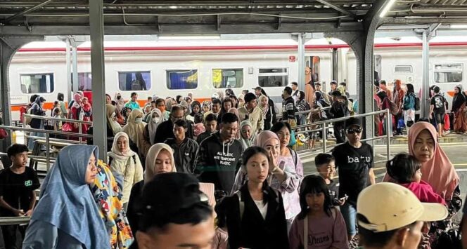 
					Libur Panjang Kemerdekaan, Ribuan Wisatawan Padati Stasiun Wilayah Daop 9 Jember