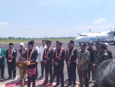 KADO ISTIMEWA: Soft launching Bandara Notohadinegoro Jember pada Minggu, (17/8/25) pagi. (Foto: M. Abd Rozaq Mubarok)

