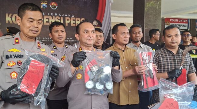 Polres Lumajang menggelar pers rilis terkait  pencurian meteran PDAM. (Foto: Asmadi) 