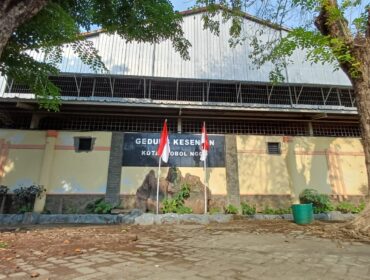 ALIH FUNGSI: Gedung Kesenian Kota Probolinggo bakal dialihfungsikan kembali jadi lapangan tenis indoor. (foto: Hafiz Rozani).