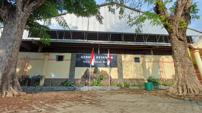 
					ALIH FUNGSI: Gedung Kesenian Kota Probolinggo bakal dialihfungsikan kembali jadi lapangan tenis indoor. (foto: Hafiz Rozani).