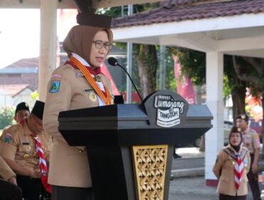 Bupati Indah Amperawati membagikan kisah inspiratif masa kecilnya yang dibentuk melalui dunia kepramukaan.
