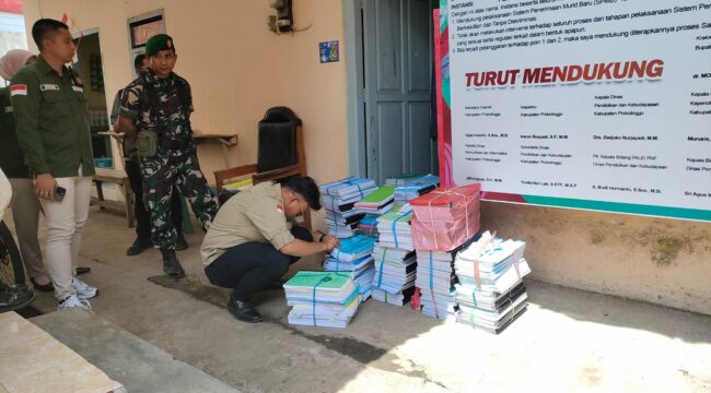 DIGELEDAH: Kantor Dinas Pendidikan dan Kebudayaan (Disdikdaya) Kabupaten Probolinggo saat diperiksa kejaksaan beberapa waktu lalu. (foto: Ali Ya'lu).
