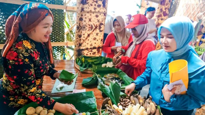
					Pasar Lawas Tempeh, Lumajang membuka cita rasa kuliner masa lalu