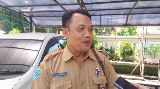Kepala Badan Kepegawaian dan Pengembangan Sumber Daya Manusia (BKPSDM) Kota Probolinggo, Fathur Rozi. (foto: Hafiz Rozani).
