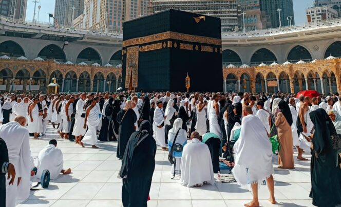 
					Ilustrasi jamaah haji saat di Mekkah, Arab Saudi.