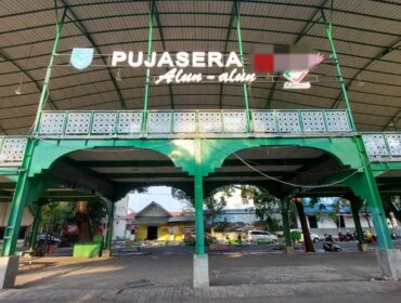 BERSOLEK: Kondisi Pujasera Alun-alun yang akan dipercantik oleh Pemerintah Kota Probolinggo. (Foto: Hafiz Rozani).
