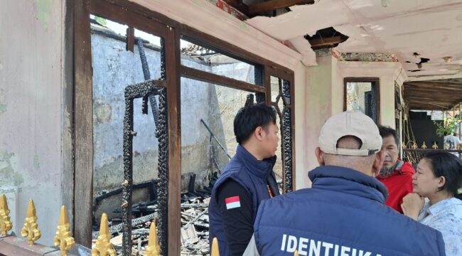 Kobaran api melahap rumah di Mandaran, Kecamatan Panggungrejo, Kota Pasuruan