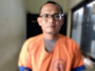 DITAHAN: Tersangka penipuan, MS, pasca ditahan penyidik Polres Probolinggo Kota. (Foto: istimewa) 
