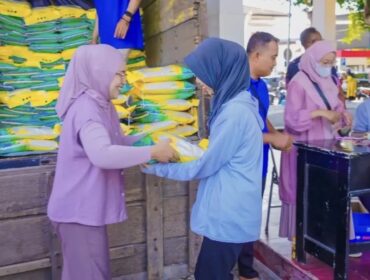 Suasana Gerakan Pangan Murah (GPM) yang digelar Pemkab Lumajang. (Foto: Istimewa).