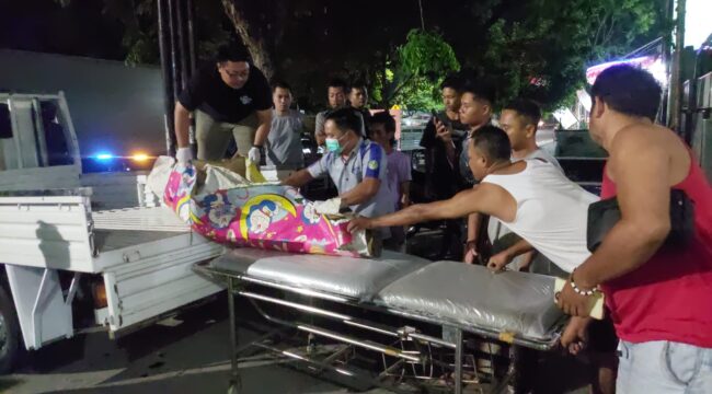 MENINGGAL: Jenazah korban saat berada di kamar mayat RSUD dr. Moh. Saleh Kota Probolinggo. (Foto: Hafiz Rozani).