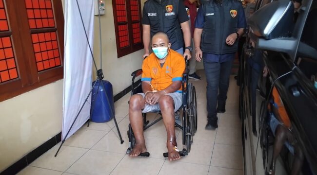 Terduga pencuri mobil pick up milik Hilmy (Foto: Asmadi).