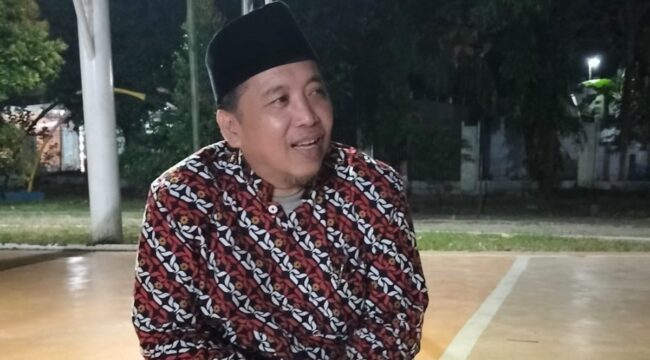 Pengasuh Ponpes Ulil Albab Klaseman, KH. Romli Syahir. (foto: istimewa)
