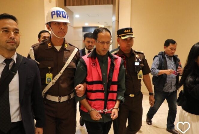 
					DITAHAN: Mantan Mendikbudristek, Nadiem Makarim, pasca ditetapkan sebagai tersangka oleh Kejaksaan Agung dalam perkara pengadaan laptop. (foto: istimewa).
