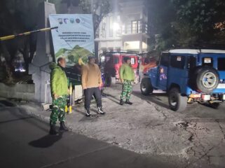 SIAGA: Anggota Polres Probolinggo saat bersiaga di kawasan wisata Gunung Bromo jalur Probolinggo. (foto: Bag. Humas Polres Probolinggo)
