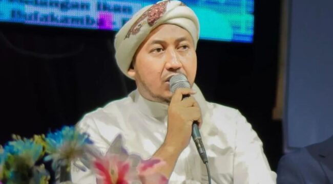 DIDUKUNG: Dewan Pengasuh Ponpes Nurul Qodim Kalikajar Paiton, Gus Hafid, didorong maju sebagai Ketua PCNU Kraksaan. (Foto: IG hafidhakiem)