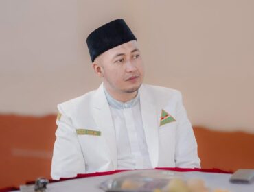 POTENSIAL: KH. Hafidzul Hakiem Noer atau Gus Hafid, kiai muda sejuta potensi yang diharapkan jadi nakhoda baru PCNU Kota Kraksaan, Probolinggo. (Foto: IG: hafidhakiem)