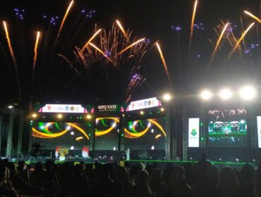 MERIAH: Pembukaan MTQ XXXI Tingkat Provinsi Jawa Timur di Stadion Jember Sport Garden Kecamatan Ajung, Sabtu (13/9/25) malam. (Foto: M. Abd Rozaq Mubarok).