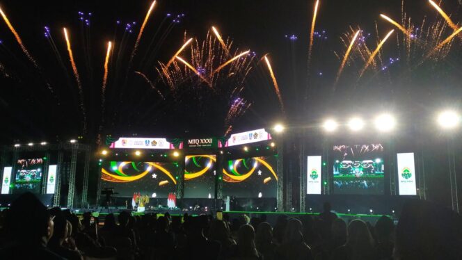 
					MERIAH: Pembukaan MTQ XXXI Tingkat Provinsi Jawa Timur di Stadion Jember Sport Garden Kecamatan Ajung, Sabtu (13/9/25) malam. (Foto: M. Abd Rozaq Mubarok).