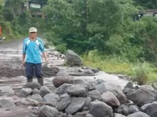 Fenomena kemarau basah yang tengah melanda sebagian wilayah Jawa Timur memunculkan potensi bencana baru di Kabupaten Lumajang.
