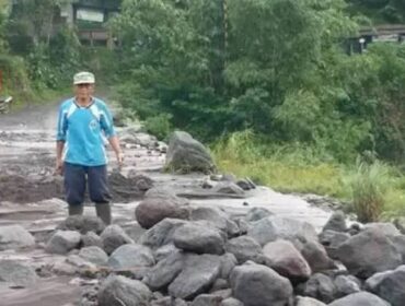 Fenomena kemarau basah yang tengah melanda sebagian wilayah Jawa Timur memunculkan potensi bencana baru di Kabupaten Lumajang.