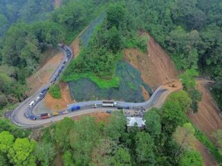 jalur di kawasan Piket Nol yang sering terjadi tanah longsor (Istimewa).