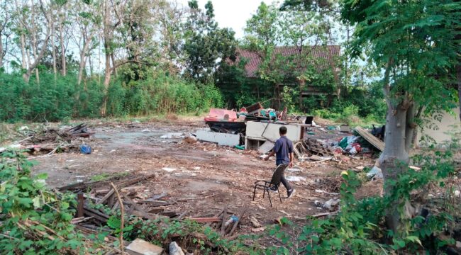 LAHAN: Lahan yang disiapkan sebagai lokasi pembangunan rumah dinas pimpinan DPRD Kabupaten Pasuruan. (foto: Moh. Rois)