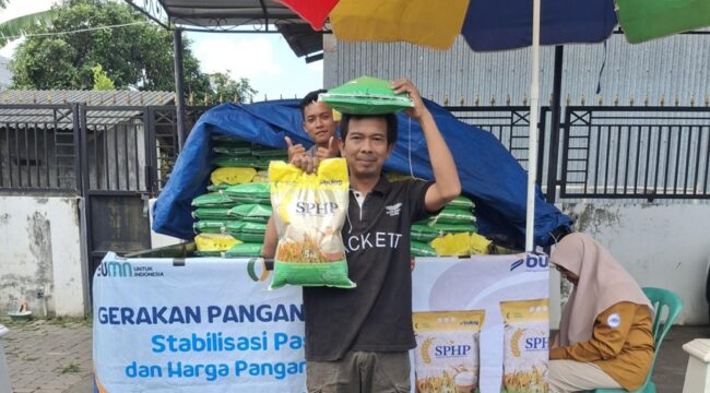 Kehadiran Beras Stabilisasi Pasokan dan Harga Pangan (SPHP) di Lumajang tidak dimaksudkan untuk mengganggu dinamika pasar, apalagi mematikan usaha beras lokal.