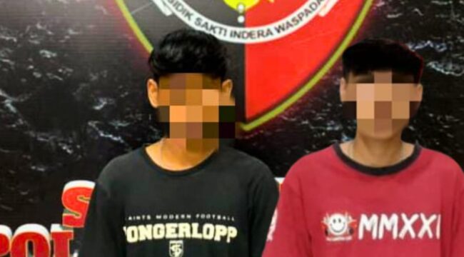 Satuan Reserse Kriminal (Satreskrim) Polres Lumajang berhasil mengamankan dua orang terduga pelaku pengeroyokan terhadap seorang pemuda yang terjadi di area persawahan dekat Masjid Lawang Songo.