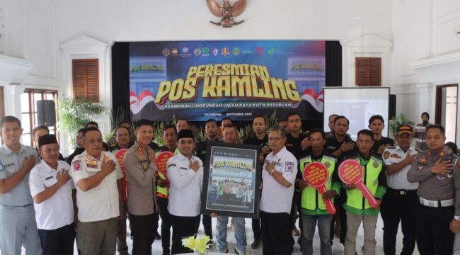 Pos Kamling Jalan Raya di Kota Pasuruan. (Foto:  Moh. Rois)