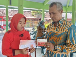 Sebanyak 45 penerima bantuan sosial (bansos) Program Keluarga Harapan (PKH) di Kabupaten Lumajang.