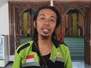 Ketua Paguyuban Ojek Online Lumajang, Imam.