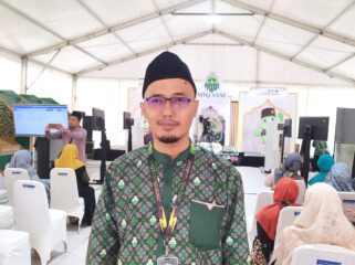 SEMANGAT:
Koordinator venue Tilawah Remaja dan Tunanetra, Iwan Sutikno. (Foto: M. Abd Rozaq Mubarok).